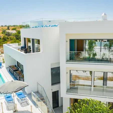 Charlotte By Algarve Vacation Villa Armacao de Pera