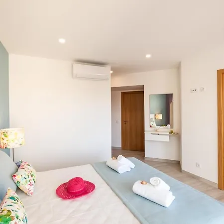 Villa Charlotte By Algarve Vacation *