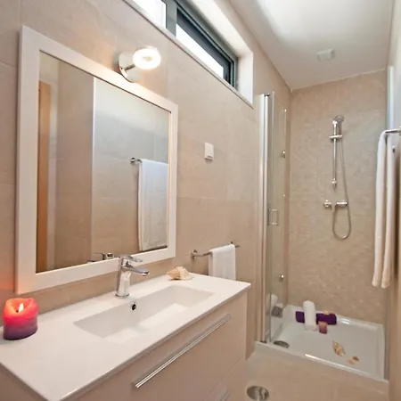 Villa Charlotte By Algarve Vacation *