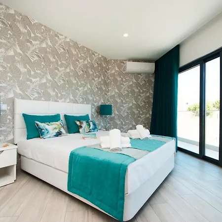 Charlotte By Algarve Vacation Villa *